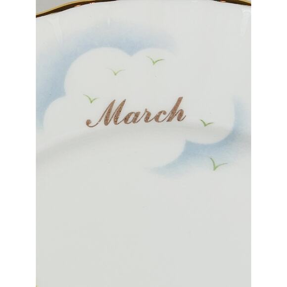 Royal Albert March Violet Wild Flower Year 1987 Bone China 8" Wall Decor England - Picture 3 of 14